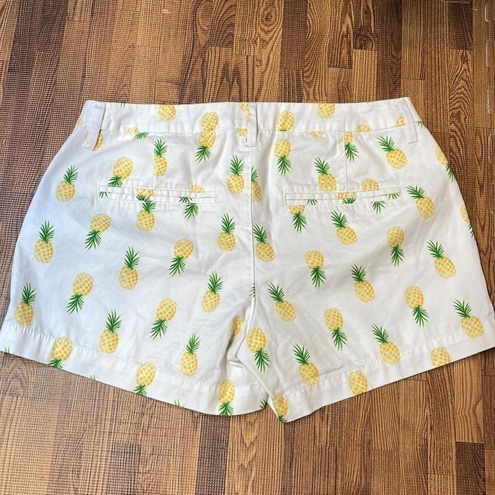 Old Navy women’s shorts. Pineapple print. Size 2. - Picture 2 of 10
